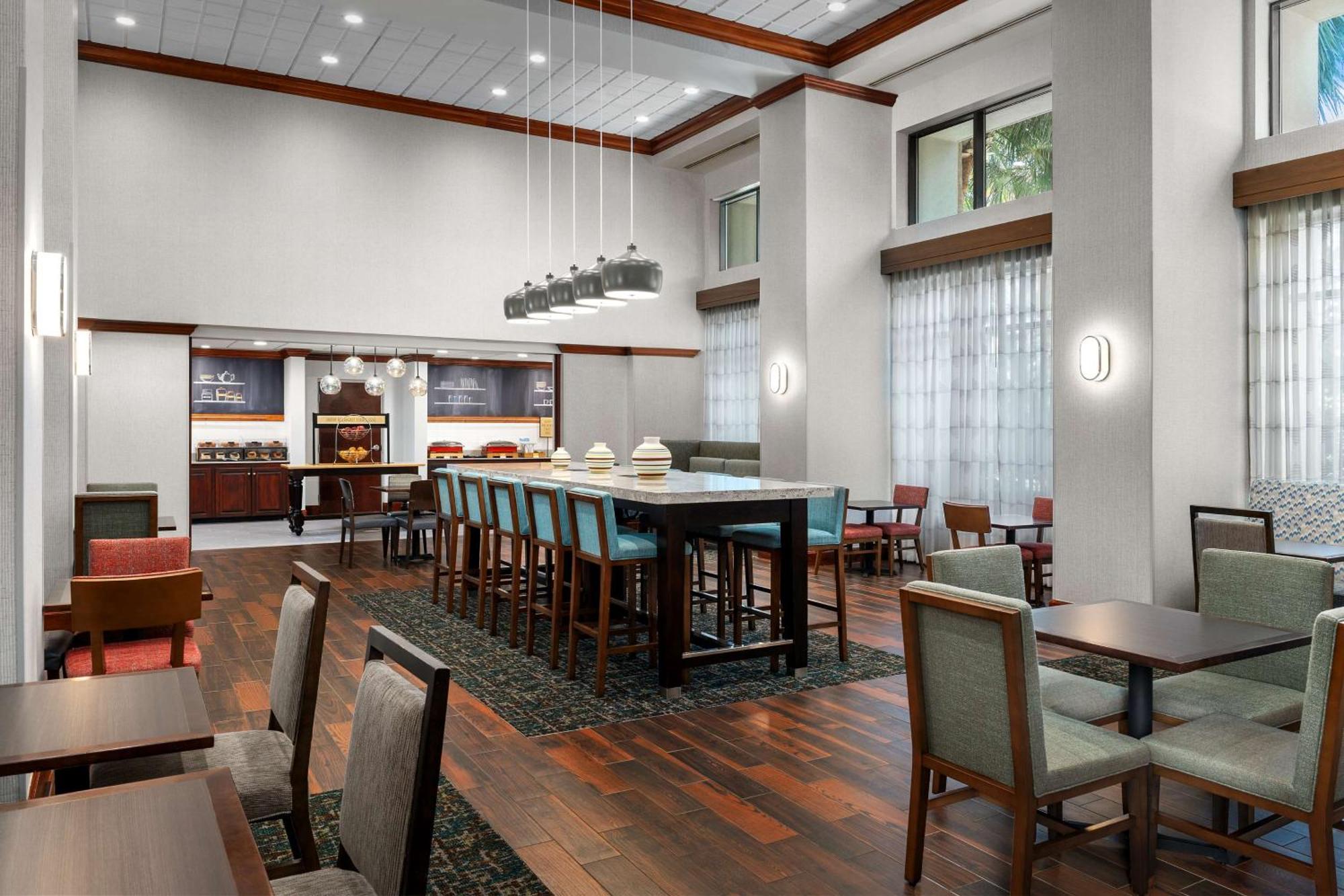 Hampton Inn & Suites At Lake Mary Colonial Townpark Buitenkant foto